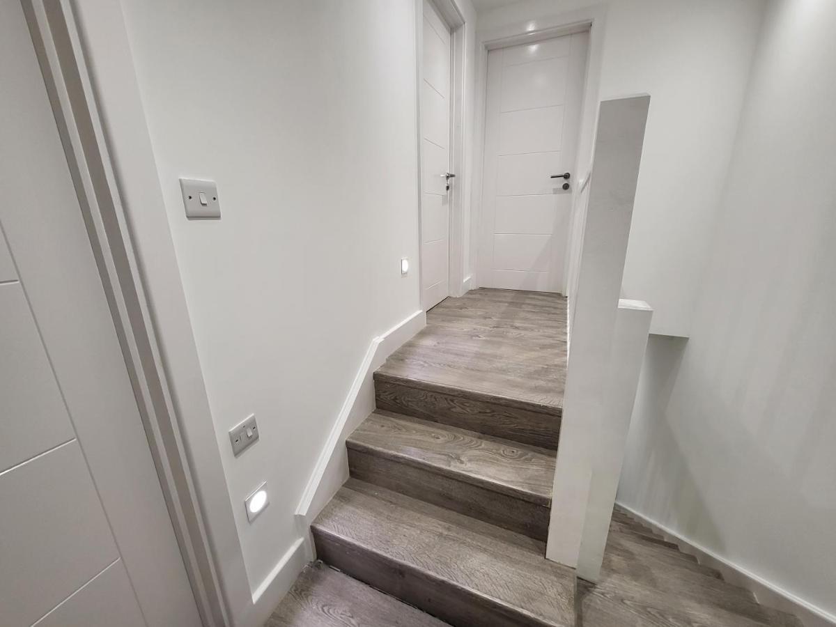 Garland Modern 4 Bedroom Central Apartment London 芬奇利 外观 照片